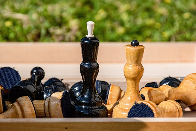 皇马后防问题严重，阿诺德伤缺，球员轮换困难，姆巴佩虽强但后防乏力，形势严峻。